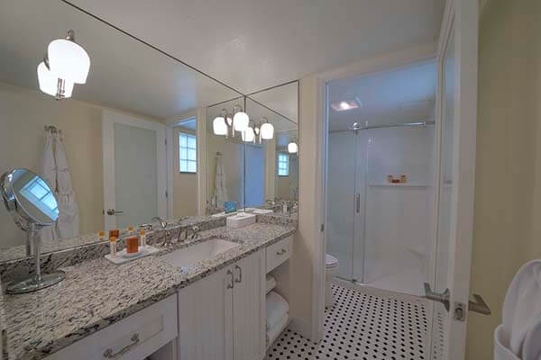 Sanibel View Room Bathroom