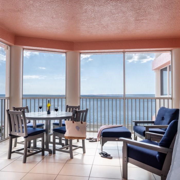 Oceanfront suite with private balcony and jacuzzi