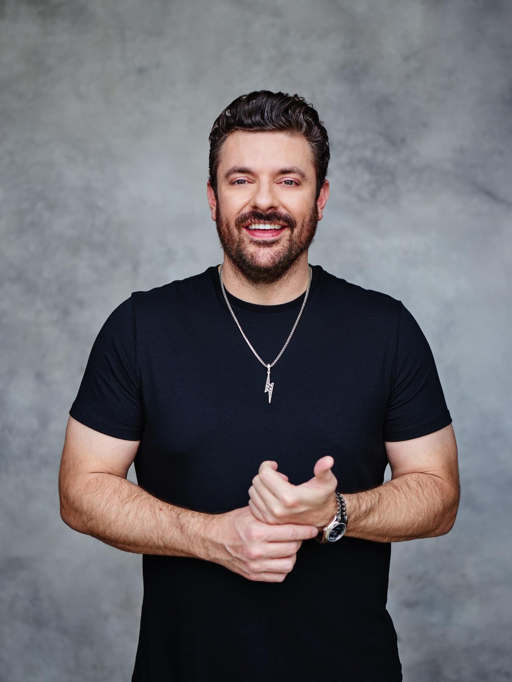 Chris Young Headshot